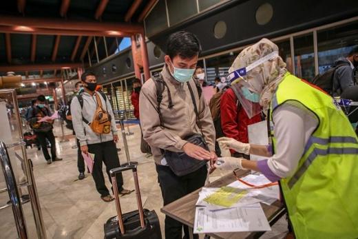 Gebby Vesta Marah karena Dilarang Terbang, Ini Penjelasan Bandara Soekarno-Hatta