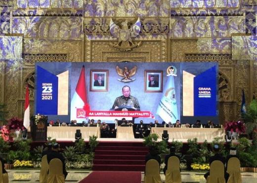 Hadapi Perubahan Global, Ini Pesan LaNyalla ke Mahasiswa Baru Unesa