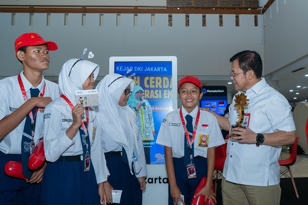 Tabungan Pelajar Bank Jakarta Tembus Rp 1,7 Triliun, Raih Penghargaan Kategori Bank Implementasi KEJAR Award 2025
