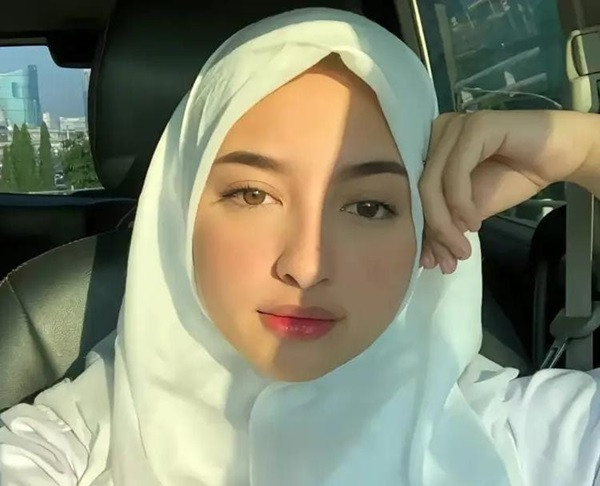 Jennifer Coppen Lakukan Live Tiktok di Tanah Suci, Ditegor Dua Pria Arab