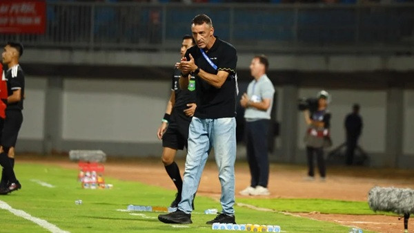 Raih Coach of the Week, Jose Gomes Dedikasikan Penghargaan buat Madura United