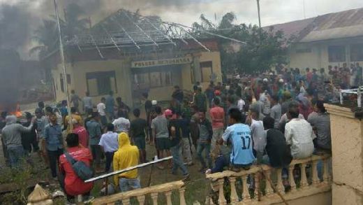 Mapolsek di Aceh Tamiang Dibakar Massa, Kapolda Aceh Copot Kapolsek