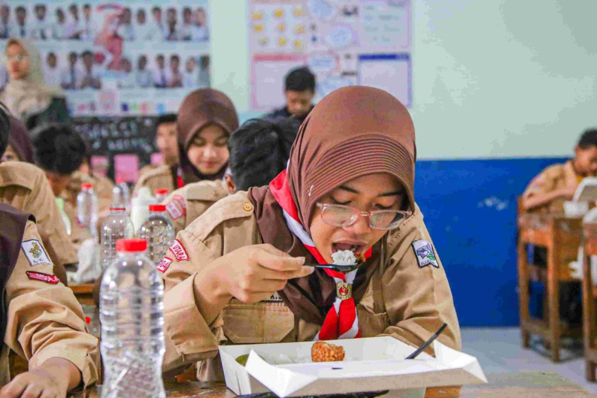 Pemprov DKI Distribusikan 9.489 Paket Makan Bergizi Gratis di 11 Sekolah