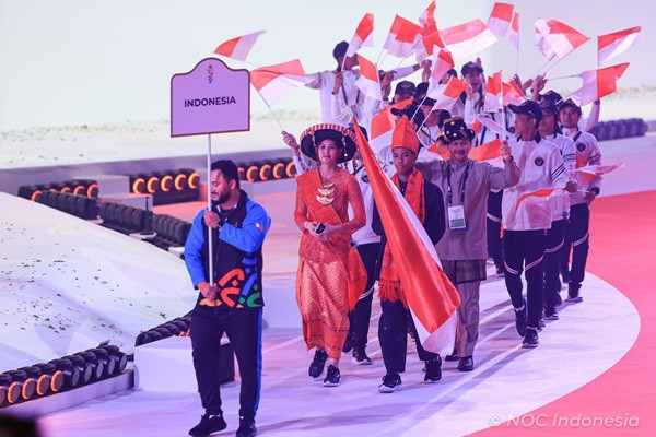 Kontingen Indonesia Gunakan Busana Mandailing dan Batak Karo di Pembukaan AYG Bahrain 2025