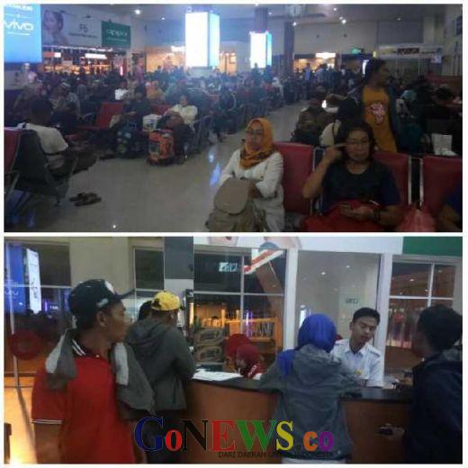 Delay 3 Jam, Penumpang Lion Air Numpuk di Bandara SSK II Pekanbaru