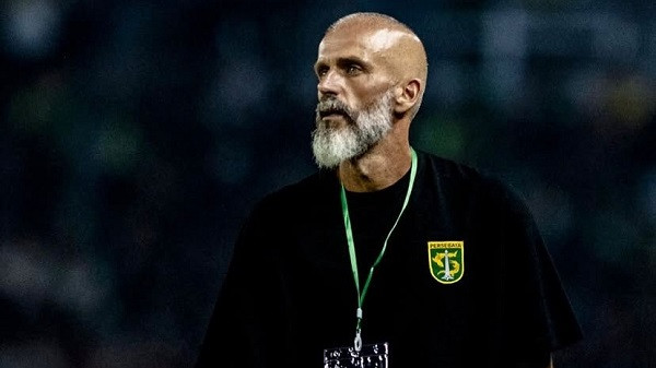Persebaya Akhiri Kerja Sama Dengan Eduardo Perez