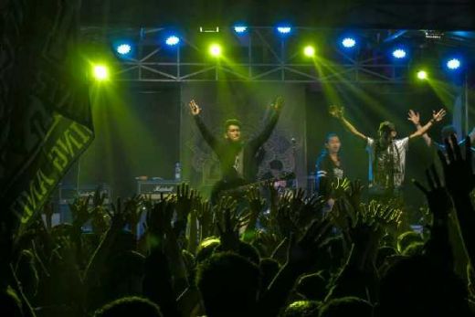 Ribuan Pengunjung Ramaikan Konser Musik di Bandarserai Pekanbaru