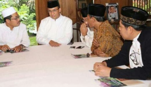 Usai Shalat Subuh, Anies Terima Kunjungan PWNU Jakarta