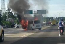 Mobil Hyundai Terbakar di Tol Jagorawi, Sopir-Penumpang Selamat