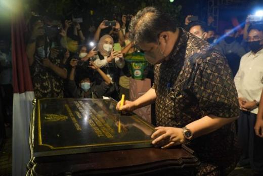 Resmikan Sentra Demang Toenthoer, Menko Airlangga: Solo Terbuat dari Rindu, Kenangan dan Wedangan