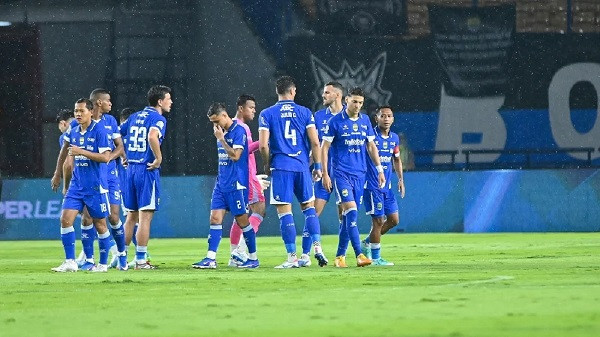Menuju Jalur Juara, Marc Klok: Kita Tahu Kita Harus Fokus