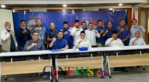 6 Pengurus DPD PAN Periode 2021-2026 di Riau Resmi Terima SK dari Zulkifli Hasan
