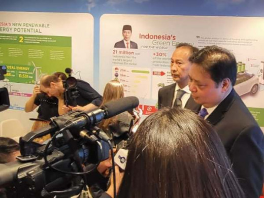 Di World Economic Forum di Davos, Menko Airlangga: Saat Ini Momen Emas untuk Berinvestasi di Indonesia