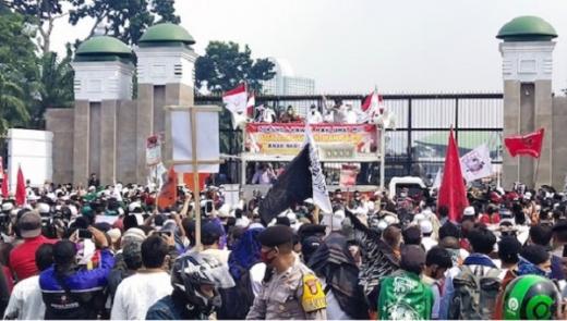 Selain Tolak RUU HIP, Massa Desak MPR Gelar Sidang Istimewa untuk Berhentikan Jokowi