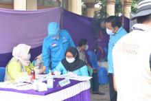 Percepat Kekebalan Komunal, Partai Gelora Kolaborasi Gelar Vaksinasi di Bekasi