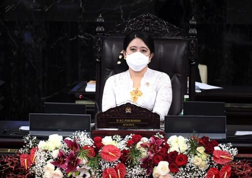 GoNews.co Puan Maharani saat mengenakan 