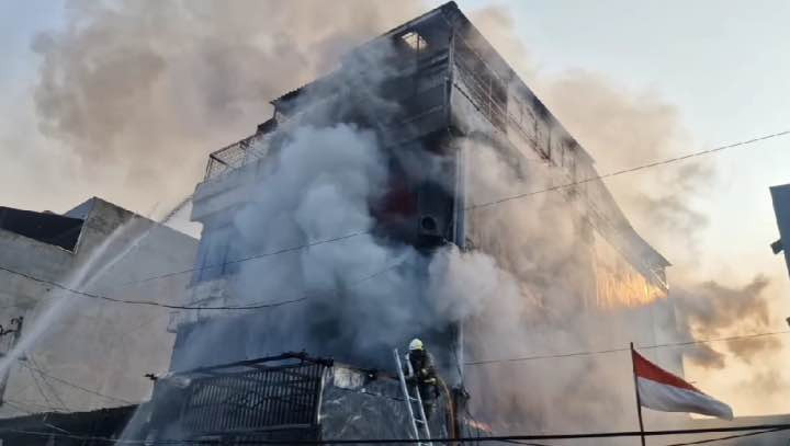 Ruko Penjual Alat Sembahyang di Grogol Petamburan Hangus, Diduga Akibat Korsleting Listrik
