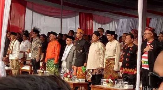 Tak Lagi Pakai Hormat, Begini Gaya Jokowi Nyanyi Indonesia Raya di Monas