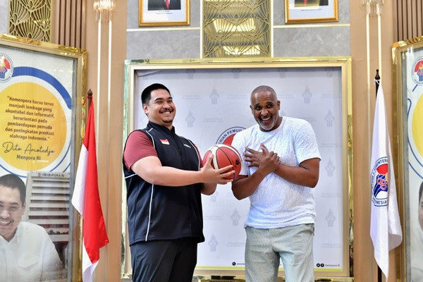 Kedatangan Pelatih Basket Phil Handy Diharapkan Berdampak Terhadap Perkembangan Bola Basket Indonesia