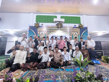 Hadiri Maulid di Masjid Al-Husniyah, Munjirin Minta Generasi Muda Perkuat Agama