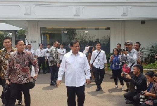 Jokowi Tancap Gas, Prabowo-Nadiem Cs Merapat ke Istana!