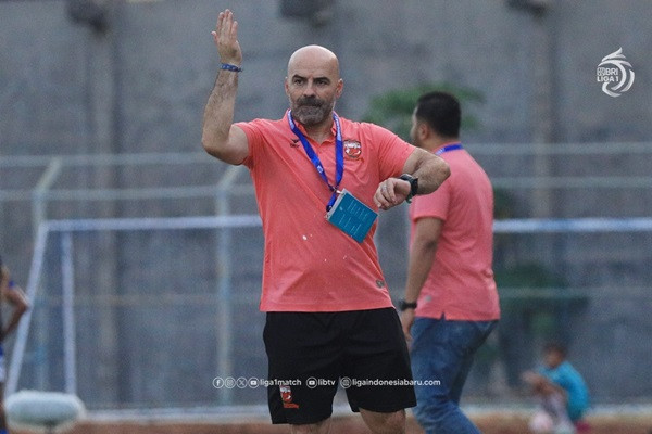 Kalahkan PSIS Semarang, Paulo Menezes: Tiga Poin Buat Pendukung Madura United FC