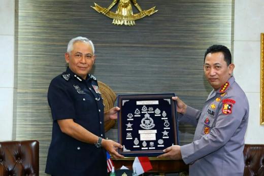 Bertemu Kepala Kepolisian Malaysia, Kapolri Bahas PMI Ilegal Hingga Penanganan Covid-19