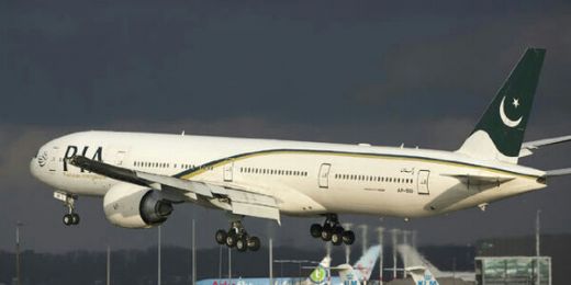 Tak Dapat Tempat Duduk, 7 Penumpang Pesawat Boeing 777 Terpaksa Berdiri 4 Jam dalam Penerbangan ke Madinah