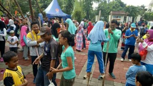 Trik Sandi dan Susi Berhasil, Warga Pun Senang Ikut Olahraga Tradisional di Festival Danau Sunter