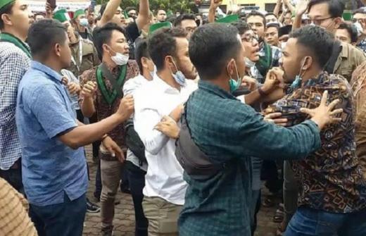 Kongres HMI di Surabaya Diwarnai Baku Pukul Antar Pendukung Calon Ketum