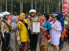Rayakan Hari Kartini, Apel Bersama Polwan dan Wanita TNI Raih Rekor Muri