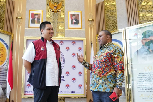Dukung Pembangunan Infrastruktur Olahraga, Menpora Dito Harap Atlet Manokwari Bisa Eksis Bersaing