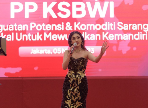 Tampil di HUT PP KSBWI, Helen Huang, Penyanyi Mandarin Indonesia Sukses Pukau Penonton