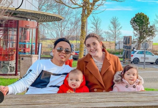 Meski Cuma Sopir Angkot, Artis Cantik Belgia Ngaku Bangga Nikahi Pria Indonesia!