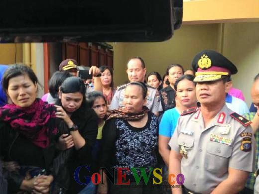 Sebelum Dibawa ke Sidikalang, Isak Tangis Pecah di Rumah Duka Brigadir Adil di Pekanbaru