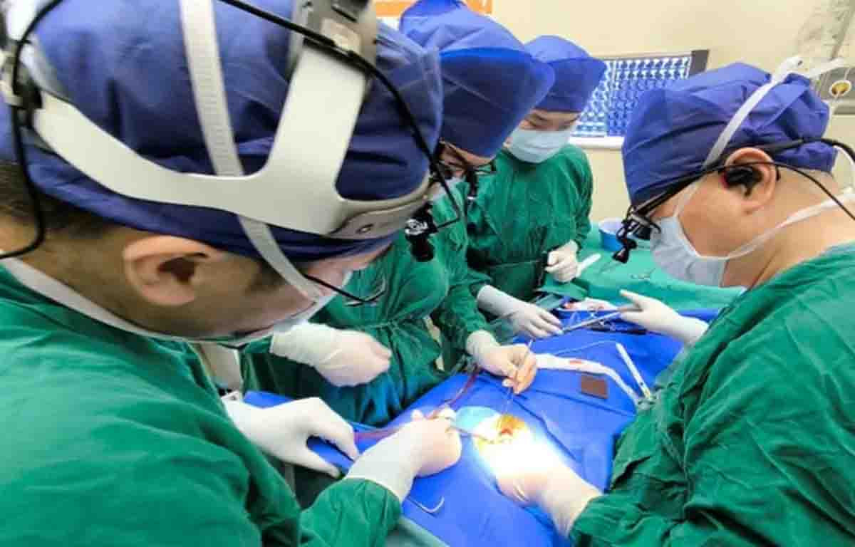 Dokter China Catat Sejarah, Sambung Kembali Kepala Pasien dengan Teknik Baru