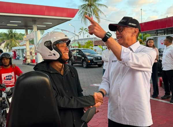 Pastikan Stok BBM Aman di Banyuwangi, Komisaris Utama Pertamina Sapa Pelanggan