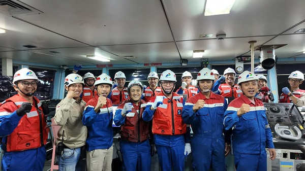 Sidak Malam Hari IT Tanjung Wangi, Komut Pertamina Beri Semangat Perwira dan Pastikan Stok BBM Aman di Ujung Timur Pulau Jawa