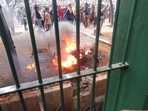 Makin Brutal, Motor Milik Wartawan Dibakar Massa Saat Ricuh di DPR