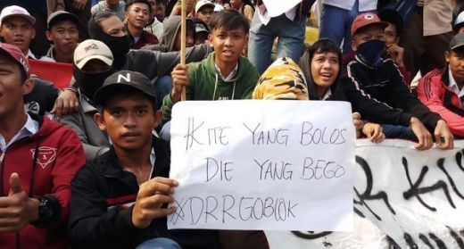 Poster Massa Pelajar Demo DPR: Kite yang Bolos, Die yang Bego