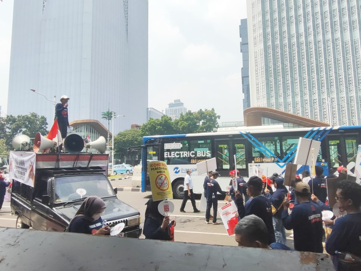 FAKTA Indonesia Adakan Aksi Damai Desak Cukai MBDK Segera Diterapkan