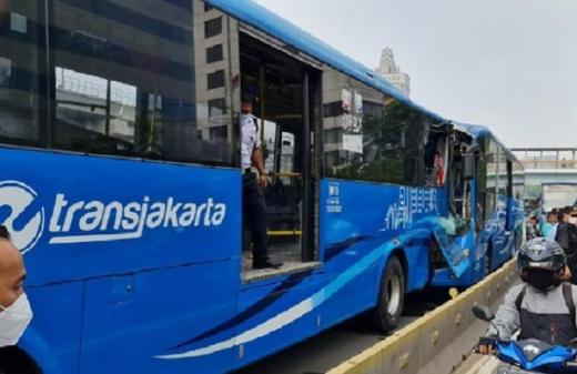 Kecelakaan Maut TransJ di Cawang, Sopir Diduga Mengantuk