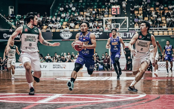 Satria Muda Beri Pelajaran Hornbills Pada Opening Tip Off