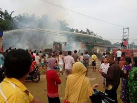 Lima Unit Rumah Hangus Terbakar, Ratusan Juta Melayang