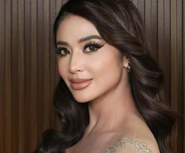 Dewi Perssik Bantah Isu Pacaran dengan Berondong, Itu Tim Saya, Bukan Pacar!