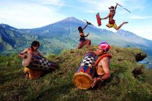 festival-tahun-baru-bukit-pergasingan-2017-perayaan-seru-dan-antimainstream-di-lombok