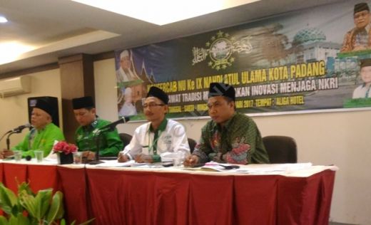 Buya Sumardi Basir dan Yultel Ardi Kembali Pimpin PCNU Padang Periode 2017-2022