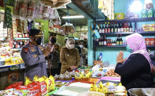 Minyak Curah Terdistribusi dan Harga Sesuai HET, Pedagang Pasar Berterima Kasih ke Kapolri