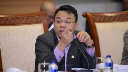 DPR Desak Presiden Segera Tanda Tangani Keppres Pengangkatan 4.153 Bidan PTT Menjadi PNS