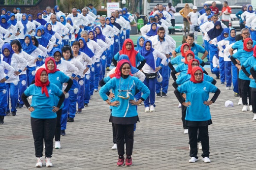 Kemenpora Senam Hari Krida Bersama Komunitas Senam Ling Tien Kung
